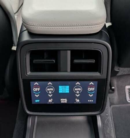 Білий Порше Тайкан, об'ємом двигуна 0 л та пробігом 73 тис. км за 70000 $, фото 10 на Automoto.ua