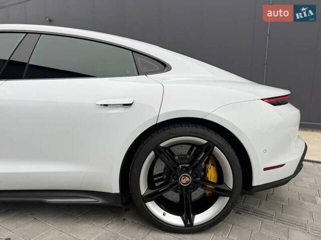Білий Порше Тайкан, об'ємом двигуна 0 л та пробігом 43 тис. км за 71000 $, фото 5 на Automoto.ua