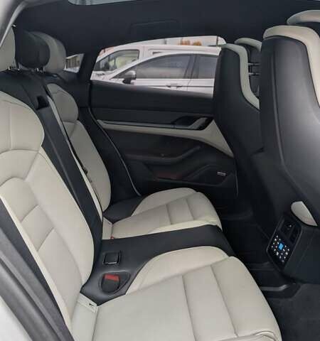 Білий Порше Тайкан, об'ємом двигуна 0 л та пробігом 73 тис. км за 70000 $, фото 11 на Automoto.ua