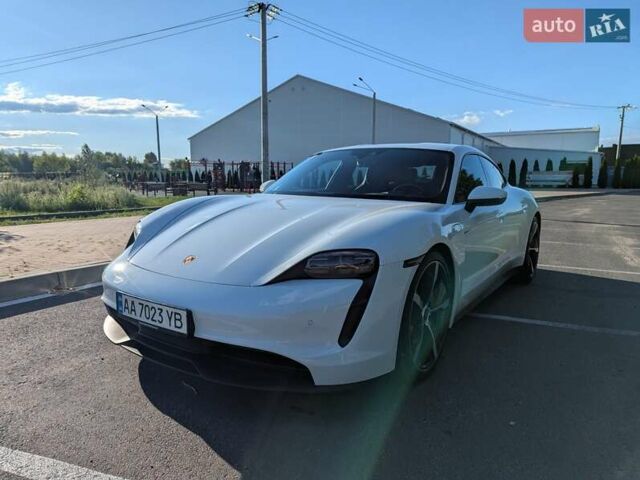 Белый Порше Тайкан, объемом двигателя 0 л и пробегом 77 тыс. км за 59000 $, фото 3 на Automoto.ua