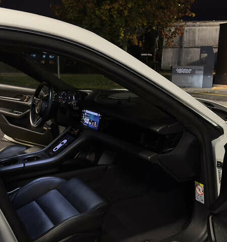 Білий Порше Тайкан, об'ємом двигуна 0 л та пробігом 99 тис. км за 70000 $, фото 15 на Automoto.ua