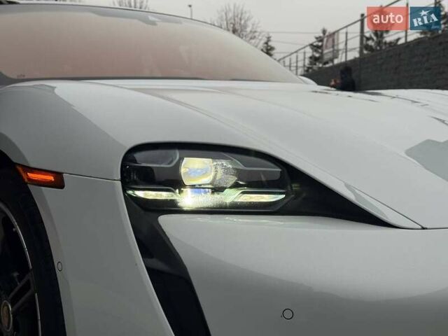 Білий Порше Тайкан, об'ємом двигуна 0 л та пробігом 43 тис. км за 71000 $, фото 1 на Automoto.ua