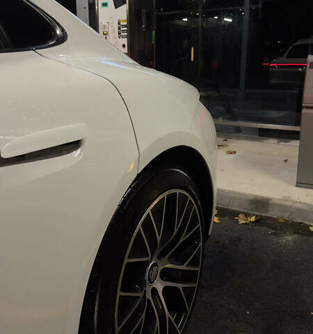 Білий Порше Тайкан, об'ємом двигуна 0 л та пробігом 99 тис. км за 70000 $, фото 5 на Automoto.ua