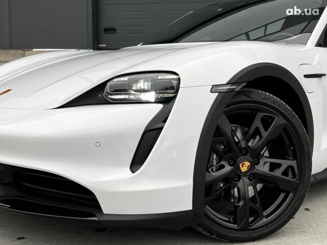 Белый Порше Тайкан, объемом двигателя 1 л и пробегом 21 тыс. км за 76990 $, фото 6 на Automoto.ua