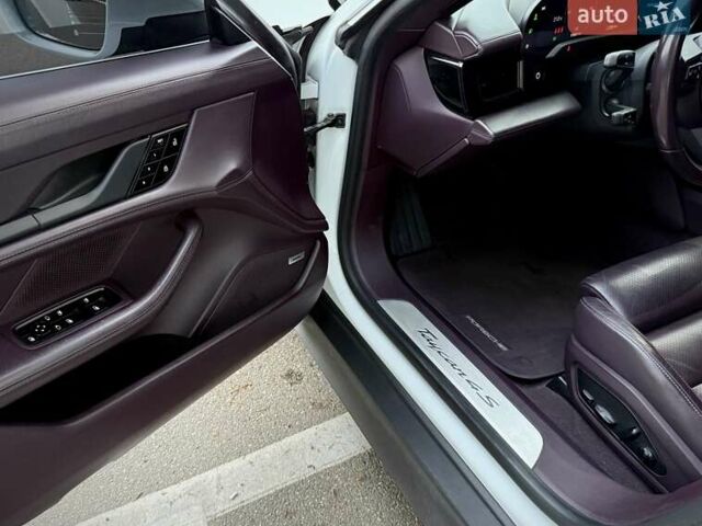 Білий Порше Тайкан, об'ємом двигуна 0 л та пробігом 170 тис. км за 56000 $, фото 29 на Automoto.ua