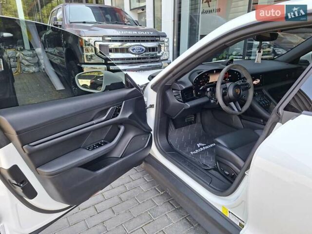 Білий Порше Тайкан, об'ємом двигуна 0 л та пробігом 16 тис. км за 49999 $, фото 8 на Automoto.ua