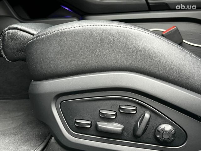 Белый Порше Тайкан, объемом двигателя 1 л и пробегом 21 тыс. км за 76990 $, фото 41 на Automoto.ua