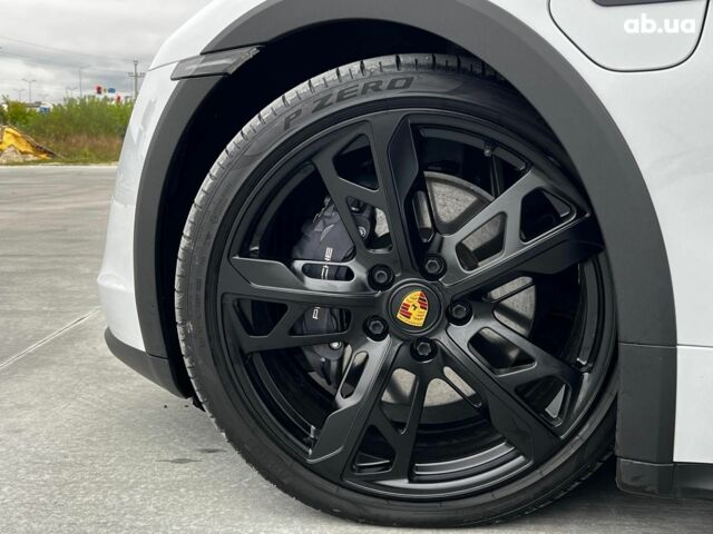 Белый Порше Тайкан, объемом двигателя 1 л и пробегом 21 тыс. км за 76990 $, фото 9 на Automoto.ua