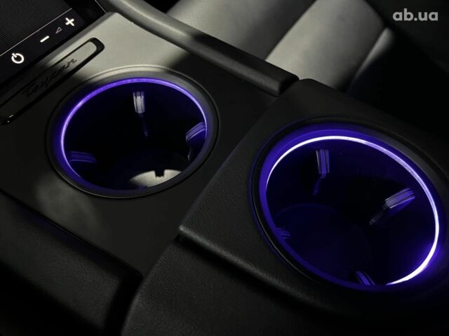 Белый Порше Тайкан, объемом двигателя 1 л и пробегом 21 тыс. км за 76990 $, фото 57 на Automoto.ua