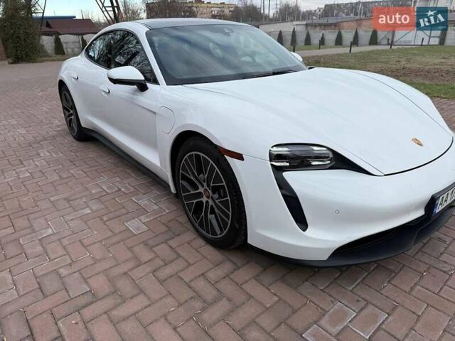 Белый Порше Тайкан, объемом двигателя 0 л и пробегом 19 тыс. км за 57000 $, фото 4 на Automoto.ua