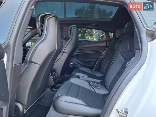 Білий Порше Тайкан, об'ємом двигуна 0 л та пробігом 16 тис. км за 49999 $, фото 21 на Automoto.ua
