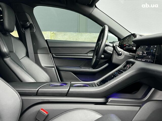 Белый Порше Тайкан, объемом двигателя 1 л и пробегом 21 тыс. км за 76990 $, фото 37 на Automoto.ua