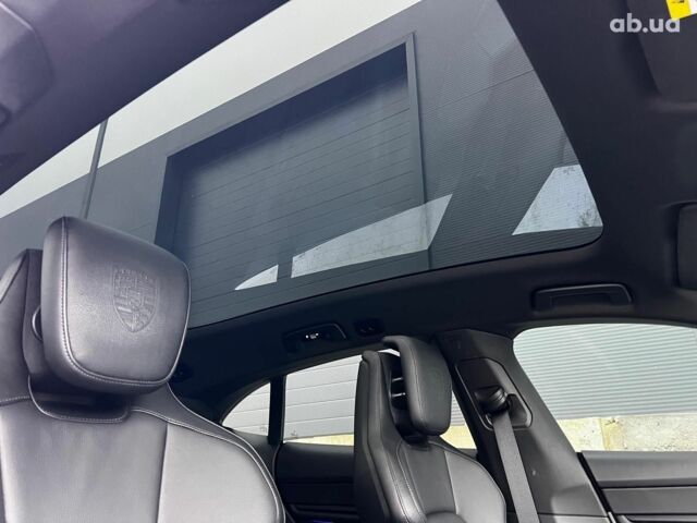 Белый Порше Тайкан, объемом двигателя 1 л и пробегом 21 тыс. км за 76990 $, фото 38 на Automoto.ua