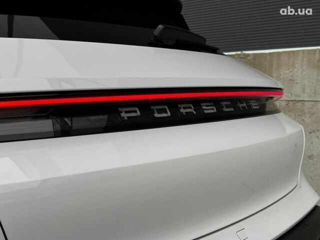 Белый Порше Тайкан, объемом двигателя 1 л и пробегом 21 тыс. км за 76990 $, фото 21 на Automoto.ua