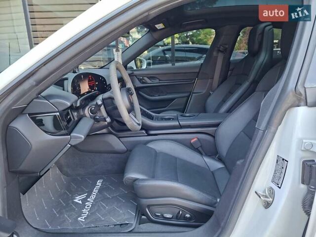 Білий Порше Тайкан, об'ємом двигуна 0 л та пробігом 16 тис. км за 49999 $, фото 10 на Automoto.ua