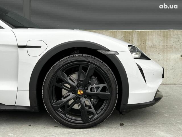 Белый Порше Тайкан, объемом двигателя 1 л и пробегом 21 тыс. км за 76990 $, фото 29 на Automoto.ua