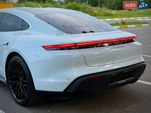 Білий Порше Тайкан, об'ємом двигуна 0 л та пробігом 170 тис. км за 56000 $, фото 9 на Automoto.ua