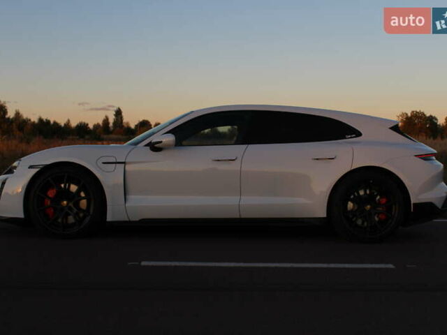 Белый Порше Тайкан, объемом двигателя 0 л и пробегом 29 тыс. км за 75800 $, фото 17 на Automoto.ua