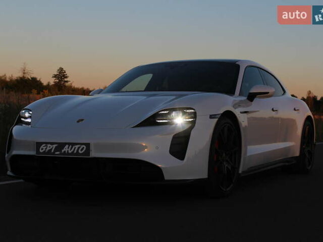 Белый Порше Тайкан, объемом двигателя 0 л и пробегом 29 тыс. км за 75800 $, фото 5 на Automoto.ua