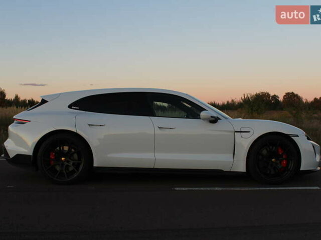 Белый Порше Тайкан, объемом двигателя 0 л и пробегом 29 тыс. км за 75800 $, фото 7 на Automoto.ua