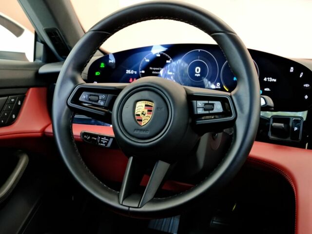 Белый Порше Тайкан, объемом двигателя 0 л и пробегом 12 тыс. км за 62900 $, фото 6 на Automoto.ua