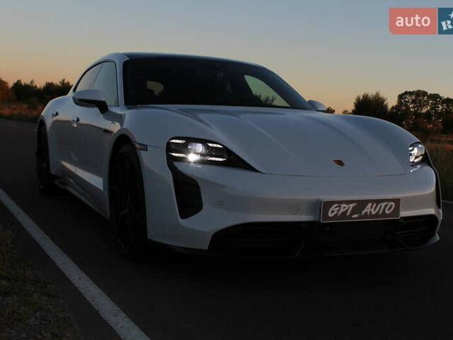 Белый Порше Тайкан, объемом двигателя 0 л и пробегом 29 тыс. км за 75800 $, фото 6 на Automoto.ua