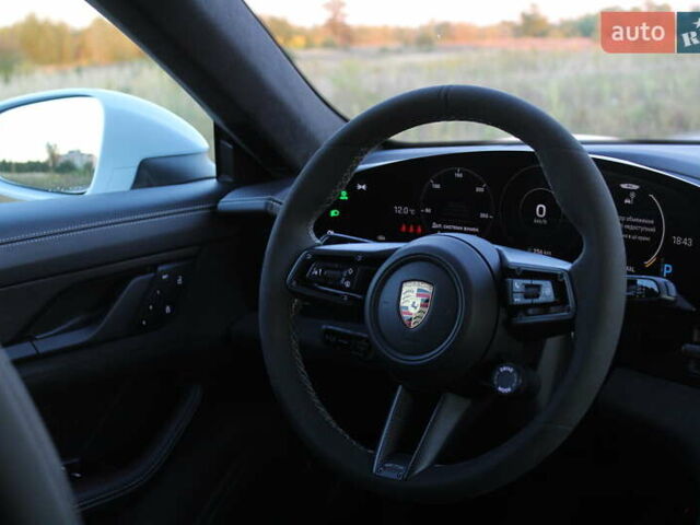 Белый Порше Тайкан, объемом двигателя 0 л и пробегом 29 тыс. км за 75800 $, фото 36 на Automoto.ua