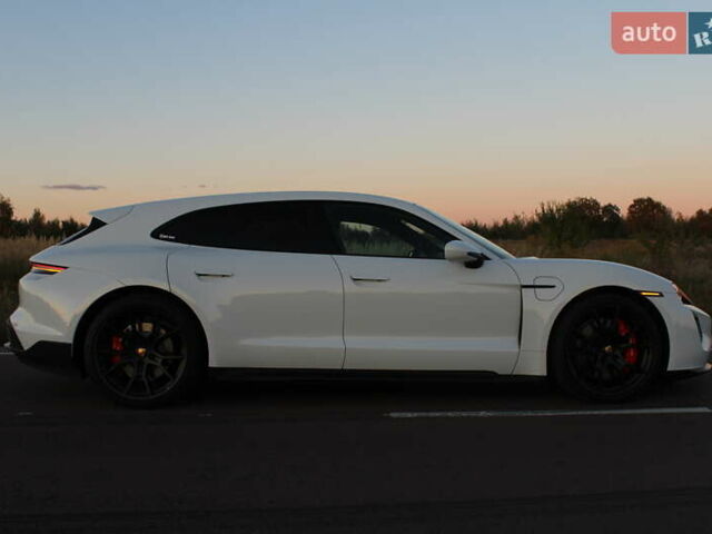 Белый Порше Тайкан, объемом двигателя 0 л и пробегом 29 тыс. км за 75800 $, фото 13 на Automoto.ua