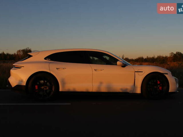 Белый Порше Тайкан, объемом двигателя 0 л и пробегом 29 тыс. км за 75800 $, фото 15 на Automoto.ua