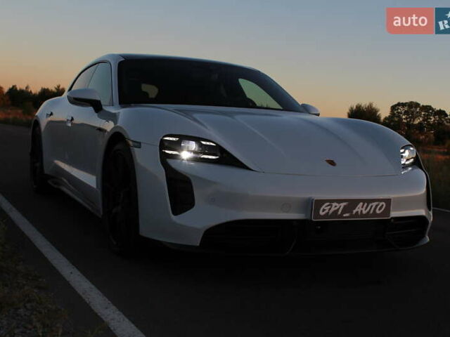 Белый Порше Тайкан, объемом двигателя 0 л и пробегом 29 тыс. км за 75800 $, фото 3 на Automoto.ua