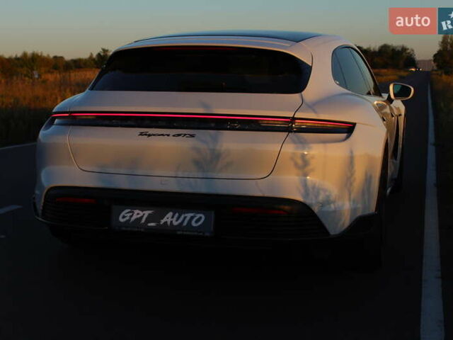 Белый Порше Тайкан, объемом двигателя 0 л и пробегом 29 тыс. км за 75800 $, фото 26 на Automoto.ua