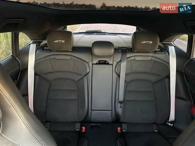 Белый Порше Тайкан, объемом двигателя 0 л и пробегом 29 тыс. км за 75800 $, фото 41 на Automoto.ua