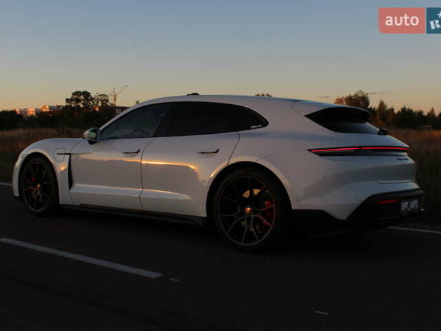 Белый Порше Тайкан, объемом двигателя 0 л и пробегом 29 тыс. км за 75800 $, фото 12 на Automoto.ua