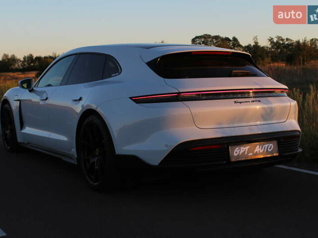 Белый Порше Тайкан, объемом двигателя 0 л и пробегом 29 тыс. км за 75800 $, фото 22 на Automoto.ua