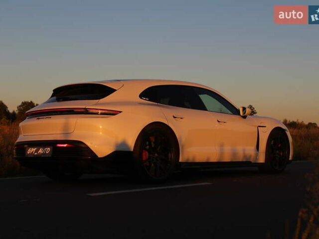 Белый Порше Тайкан, объемом двигателя 0 л и пробегом 29 тыс. км за 75800 $, фото 10 на Automoto.ua