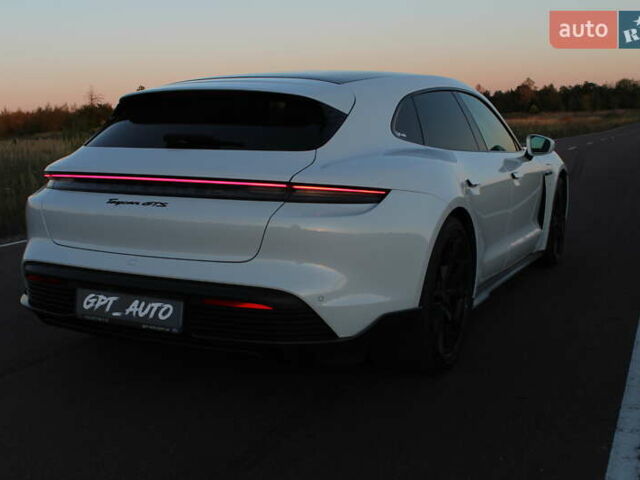 Белый Порше Тайкан, объемом двигателя 0 л и пробегом 29 тыс. км за 75800 $, фото 23 на Automoto.ua