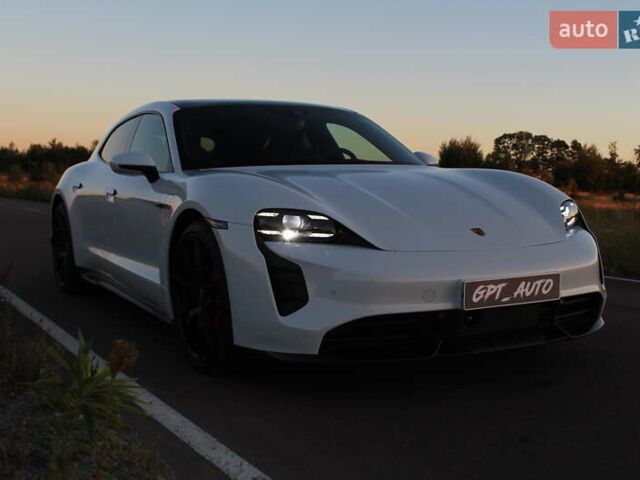 Белый Порше Тайкан, объемом двигателя 0 л и пробегом 29 тыс. км за 75800 $, фото 2 на Automoto.ua