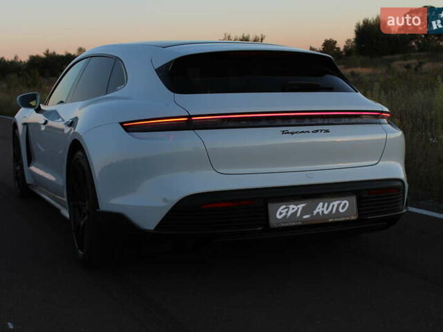 Белый Порше Тайкан, объемом двигателя 0 л и пробегом 29 тыс. км за 75800 $, фото 32 на Automoto.ua