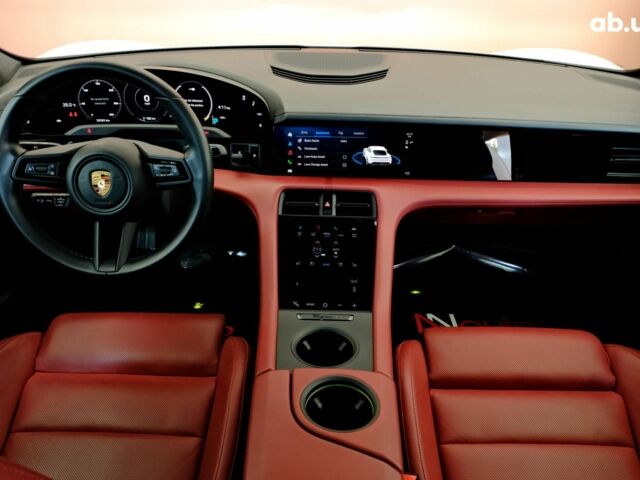Белый Порше Тайкан, объемом двигателя 0 л и пробегом 12 тыс. км за 62900 $, фото 7 на Automoto.ua