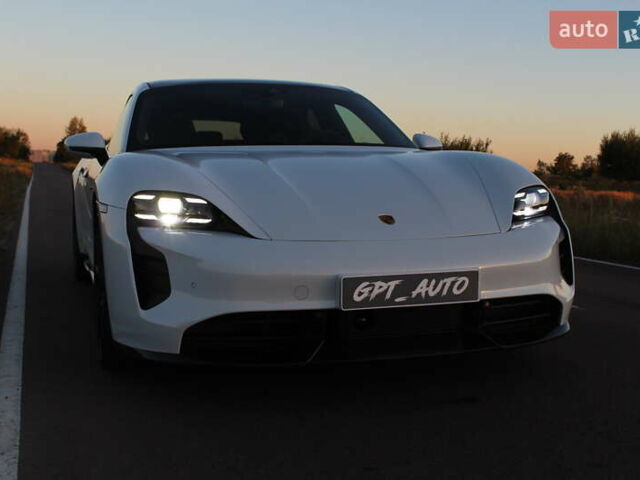 Белый Порше Тайкан, объемом двигателя 0 л и пробегом 29 тыс. км за 75800 $, фото 4 на Automoto.ua