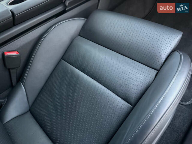 Белый Порше Тайкан, объемом двигателя 0 л и пробегом 33 тыс. км за 75500 $, фото 58 на Automoto.ua