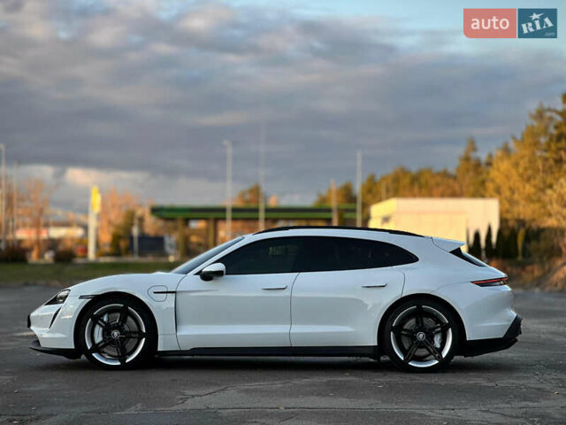 Белый Порше Тайкан, объемом двигателя 0 л и пробегом 33 тыс. км за 75500 $, фото 11 на Automoto.ua