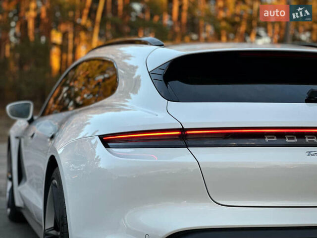 Белый Порше Тайкан, объемом двигателя 0 л и пробегом 33 тыс. км за 75500 $, фото 31 на Automoto.ua