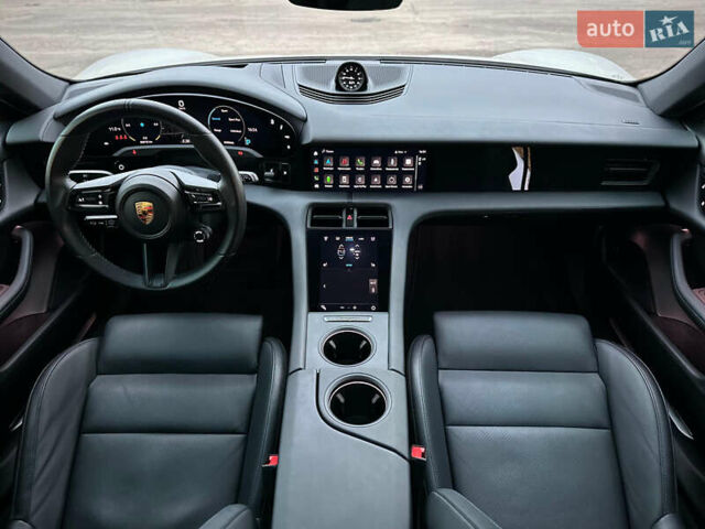 Белый Порше Тайкан, объемом двигателя 0 л и пробегом 33 тыс. км за 75500 $, фото 80 на Automoto.ua