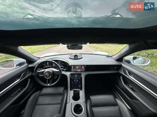 Белый Порше Тайкан, объемом двигателя 0 л и пробегом 8 тыс. км за 82800 $, фото 34 на Automoto.ua