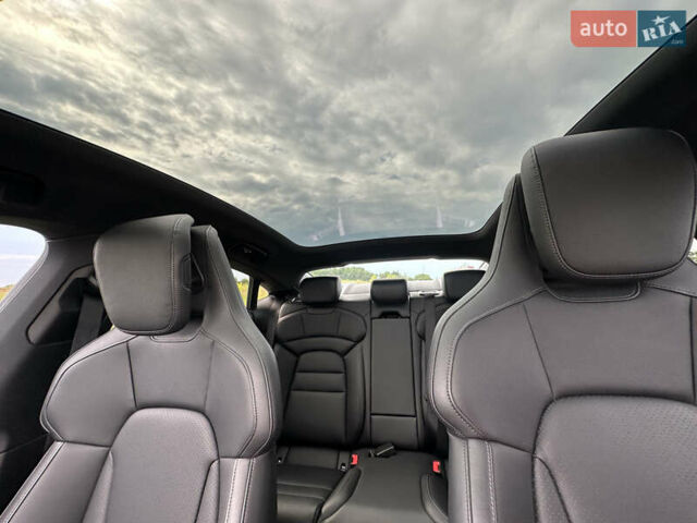 Белый Порше Тайкан, объемом двигателя 0 л и пробегом 8 тыс. км за 82800 $, фото 37 на Automoto.ua