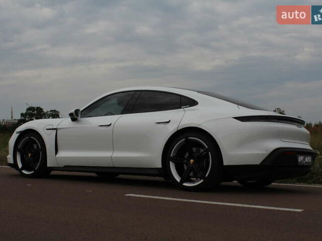 Белый Порше Тайкан, объемом двигателя 0 л и пробегом 8 тыс. км за 82800 $, фото 12 на Automoto.ua