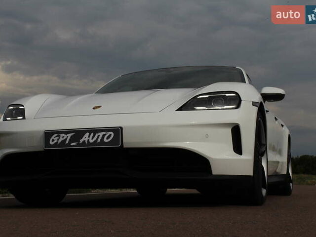 Белый Порше Тайкан, объемом двигателя 0 л и пробегом 8 тыс. км за 82800 $, фото 10 на Automoto.ua