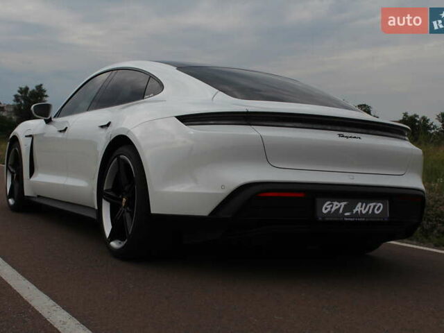 Белый Порше Тайкан, объемом двигателя 0 л и пробегом 8 тыс. км за 82800 $, фото 16 на Automoto.ua
