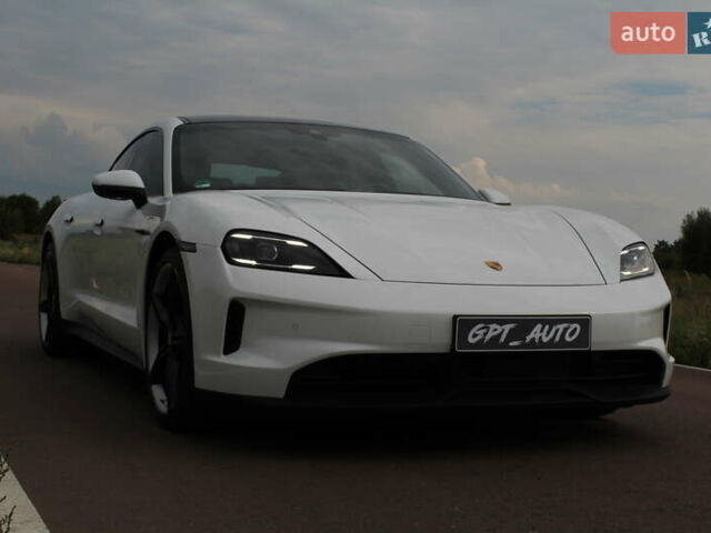 Белый Порше Тайкан, объемом двигателя 0 л и пробегом 8 тыс. км за 82800 $, фото 8 на Automoto.ua